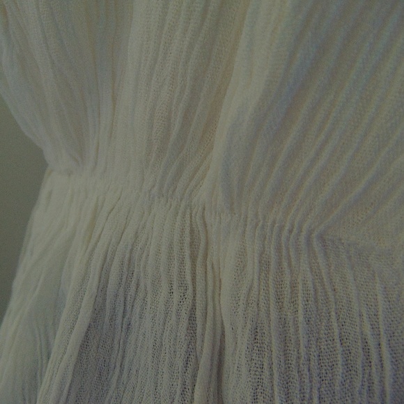 NWT Beautiful White Top - Size S - Picture 7 of 7